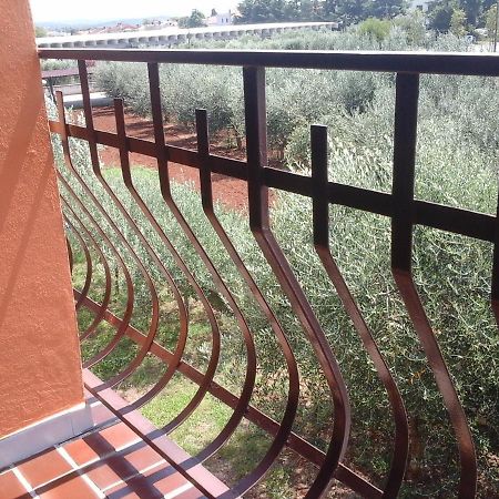 Lili Apartment โรวีน ภายนอก รูปภาพ