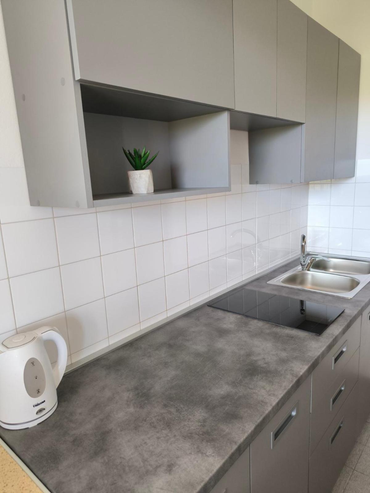 Lili Apartment โรวีน ภายนอก รูปภาพ