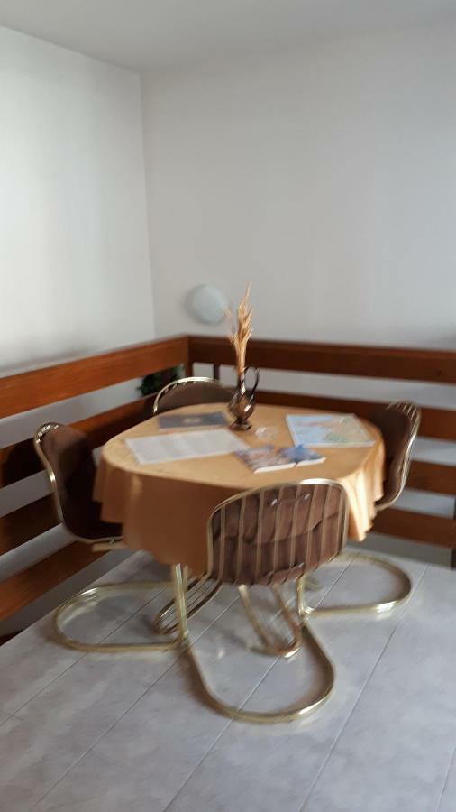 Lili Apartment โรวีน ภายนอก รูปภาพ