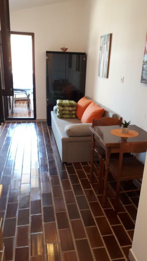 Lili Apartment โรวีน ภายนอก รูปภาพ