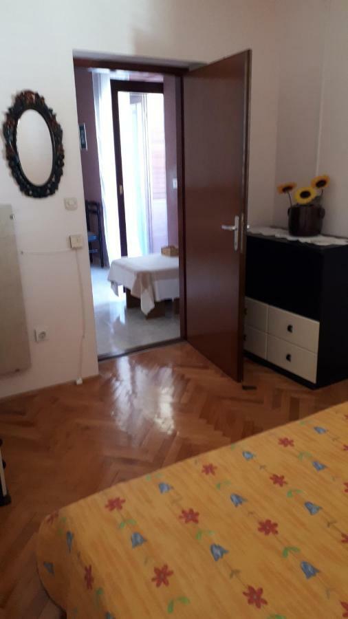 Lili Apartment โรวีน ภายนอก รูปภาพ
