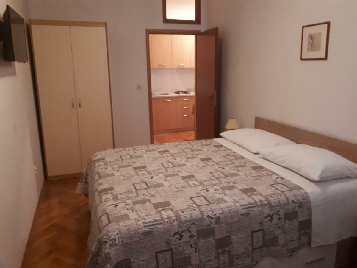 Lili Apartment โรวีน ภายนอก รูปภาพ