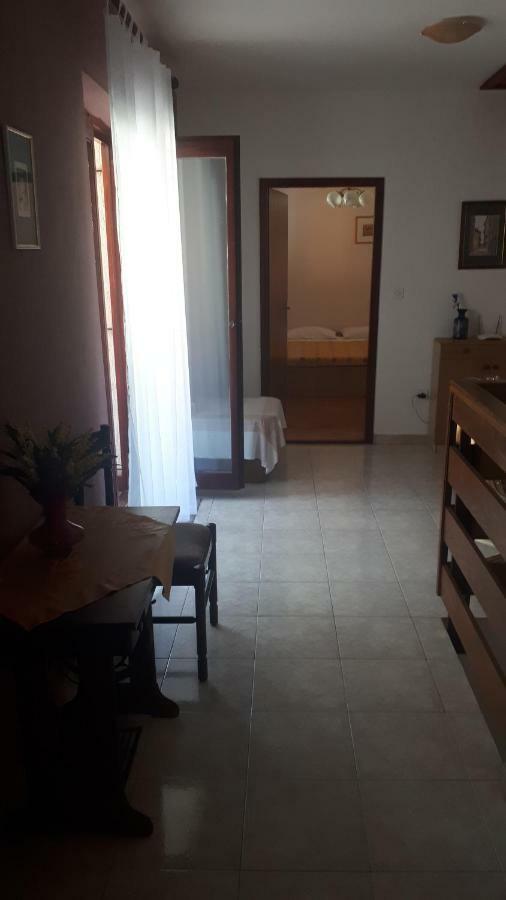 Lili Apartment โรวีน ภายนอก รูปภาพ