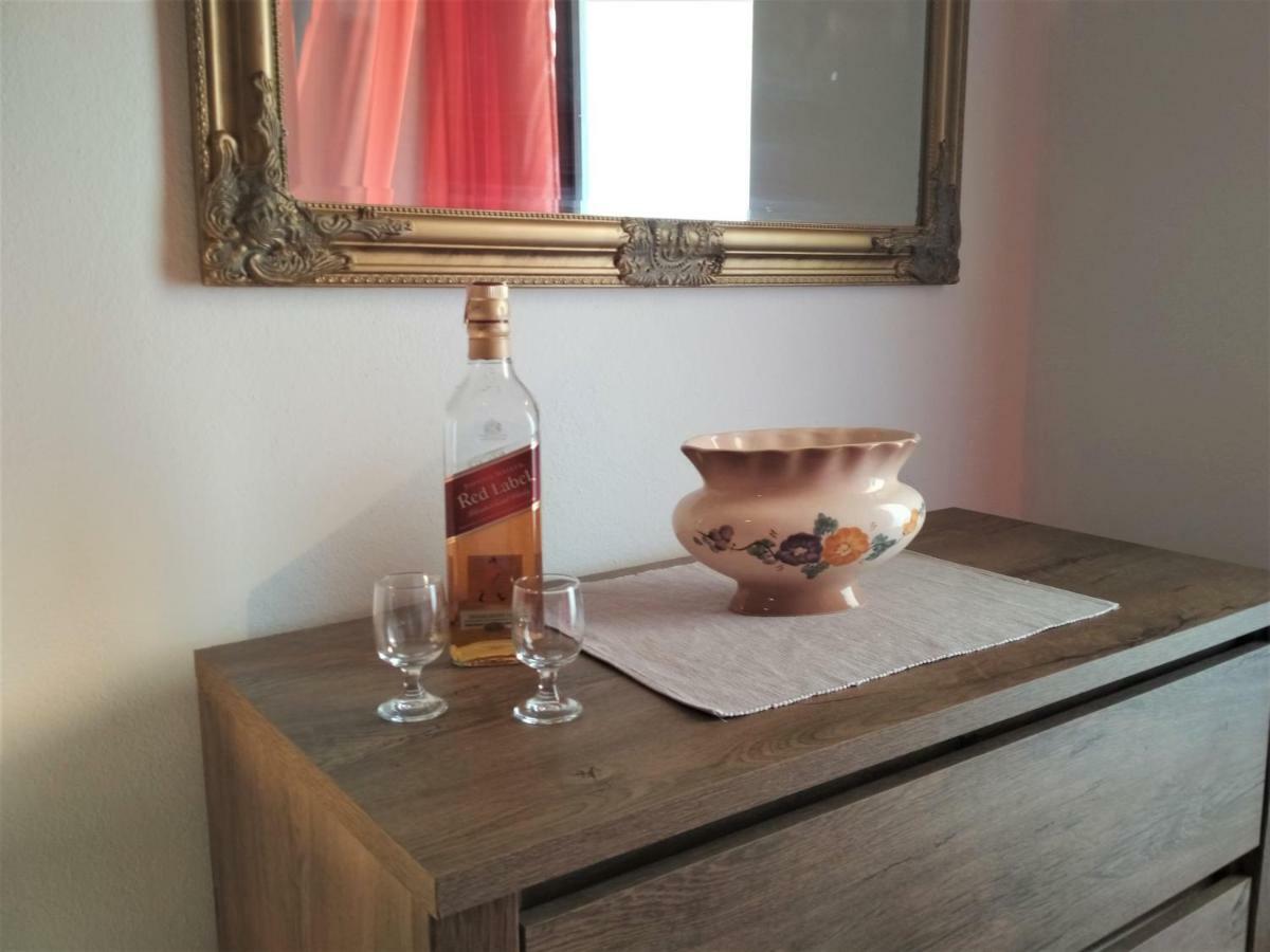 Lili Apartment โรวีน ภายนอก รูปภาพ