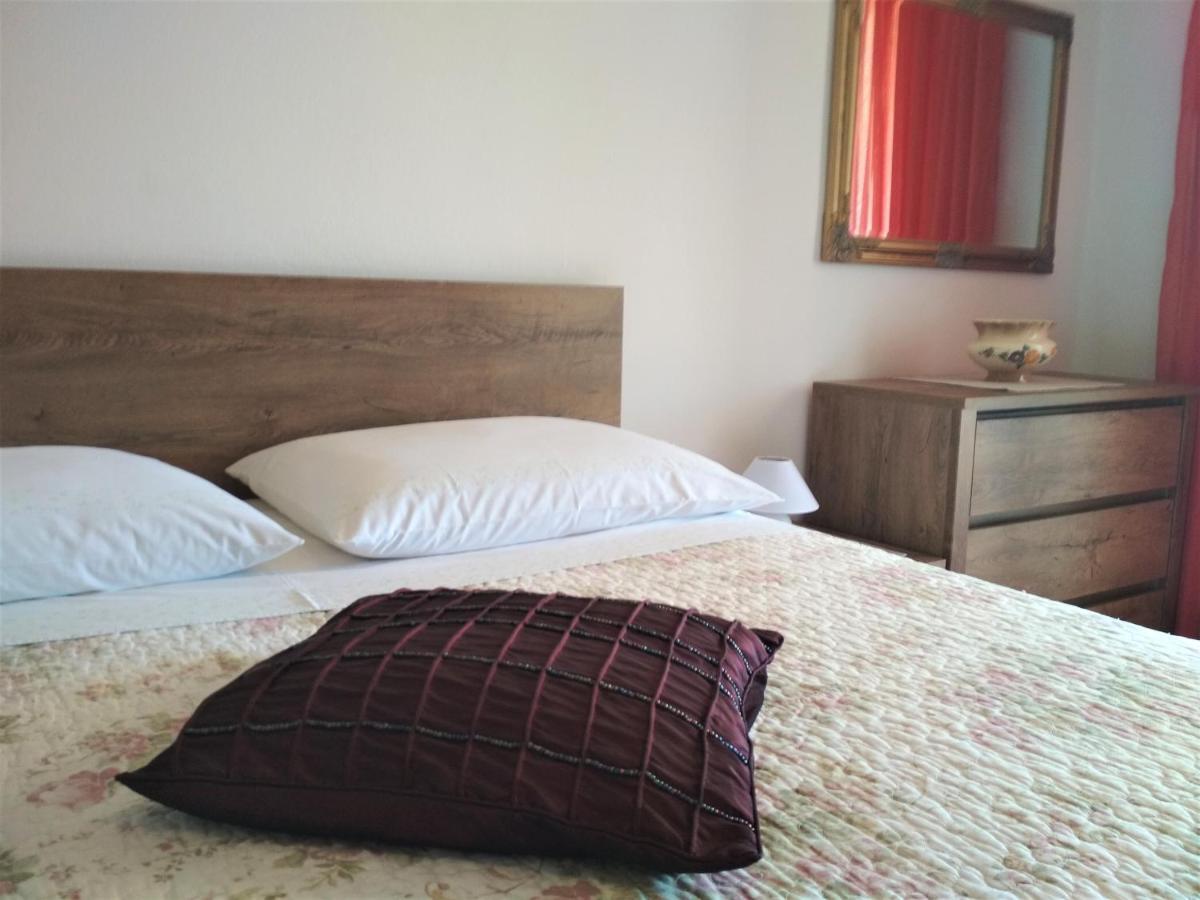 Lili Apartment โรวีน ภายนอก รูปภาพ