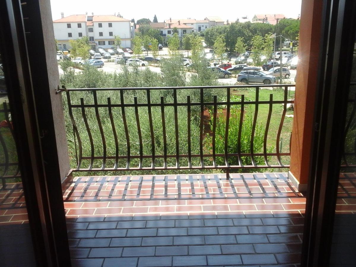 Lili Apartment โรวีน ภายนอก รูปภาพ